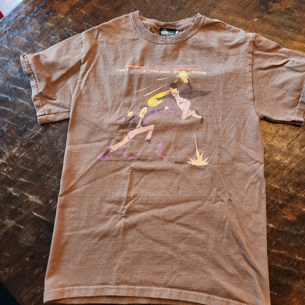 ThinkGeek  Size S Brown Graphic T-Shirt: Tesla VS. Edison Final Round